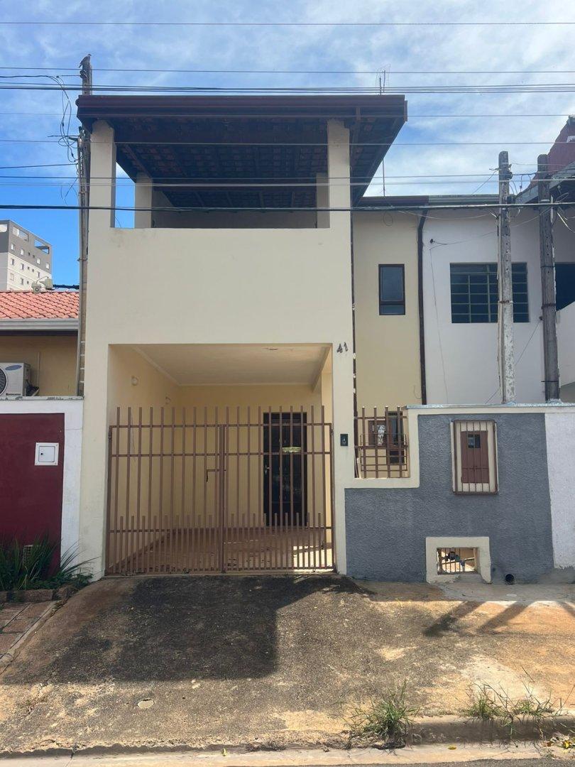 Casa à venda na Vila Rubens, Indaiatuba com 2 quartos, suíte e 136 m²
