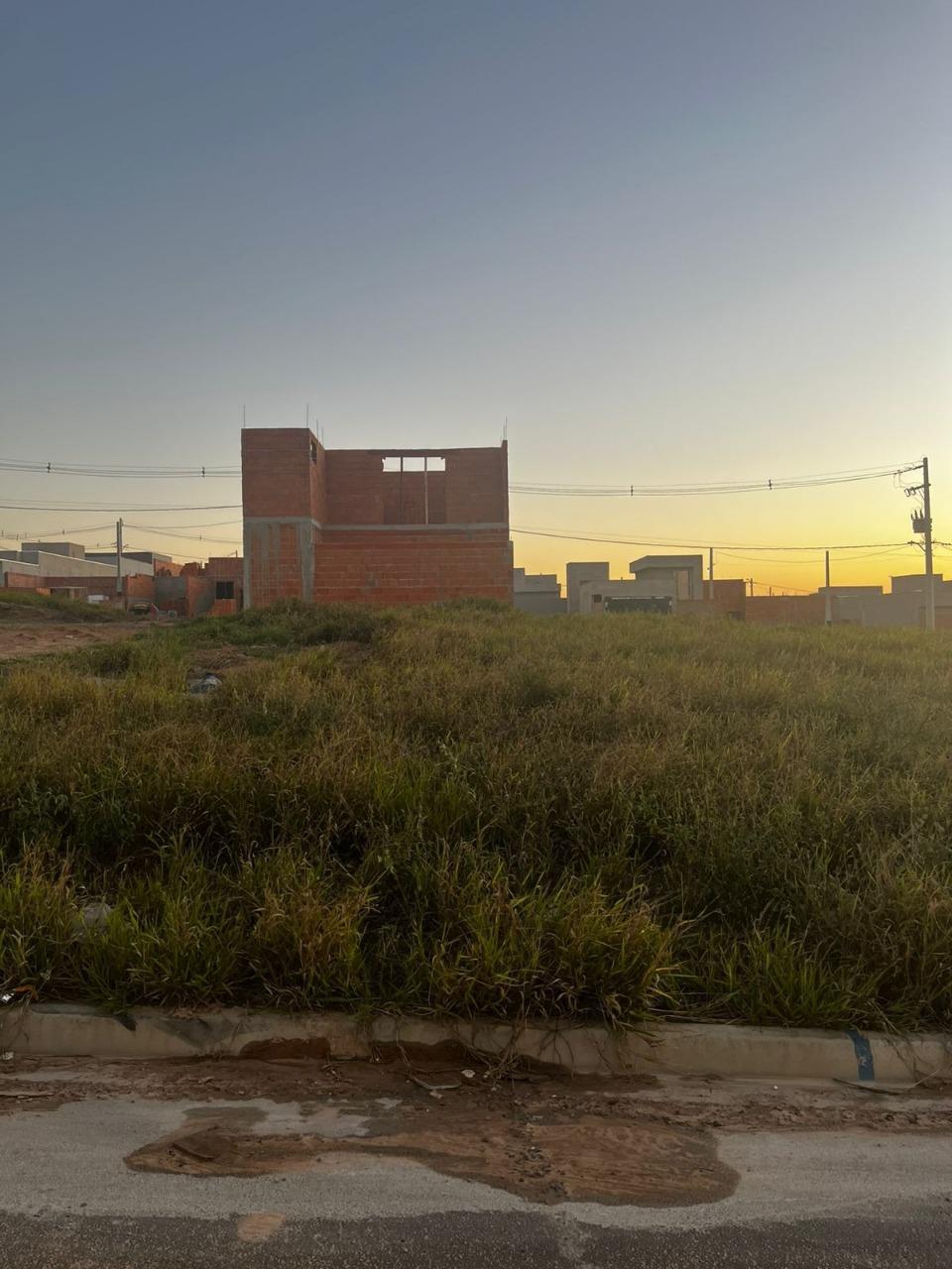 Terreno à venda no Jardim Bom Sucesso