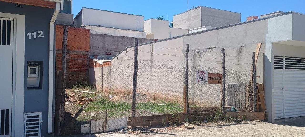 Terreno à venda no Parque Residencial Sabiás