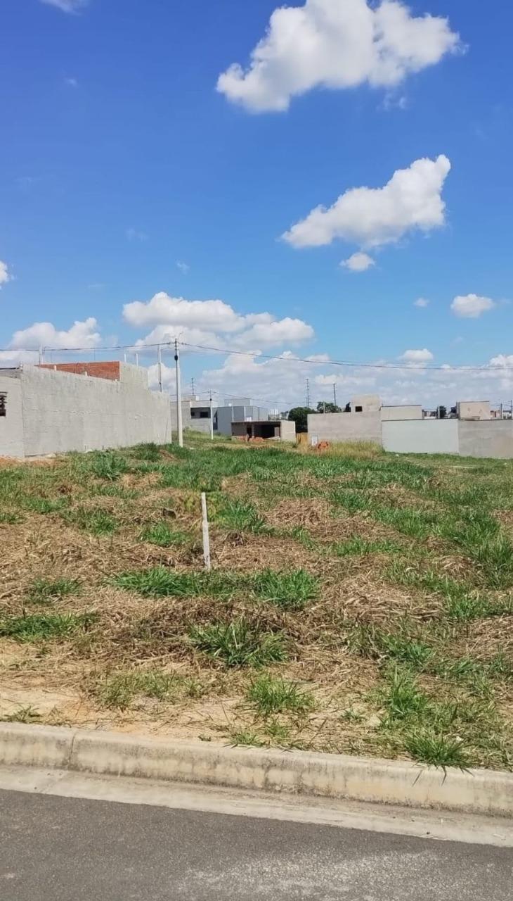 Terreno à venda no Jardim Bom Sucesso