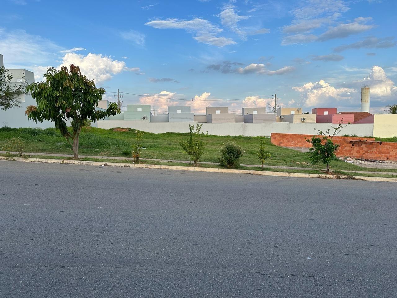 Terreno à venda no Jardim das Andorinhas